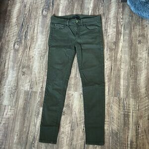 Ann Taylor - Ankle green pants in great condition